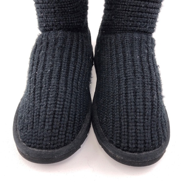 UGG Classic Cardy 5 Button Tall Knit Winter Boots 8